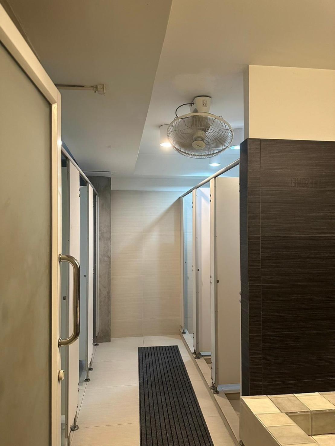 Qilombo Hostel Silom - Hq بانكوك المظهر الخارجي الصورة